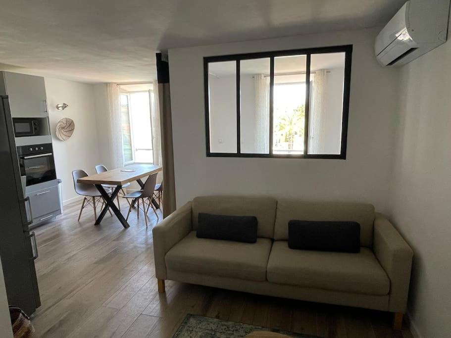 Tres Bel Appartement, Port Sanary, Buitenkant foto